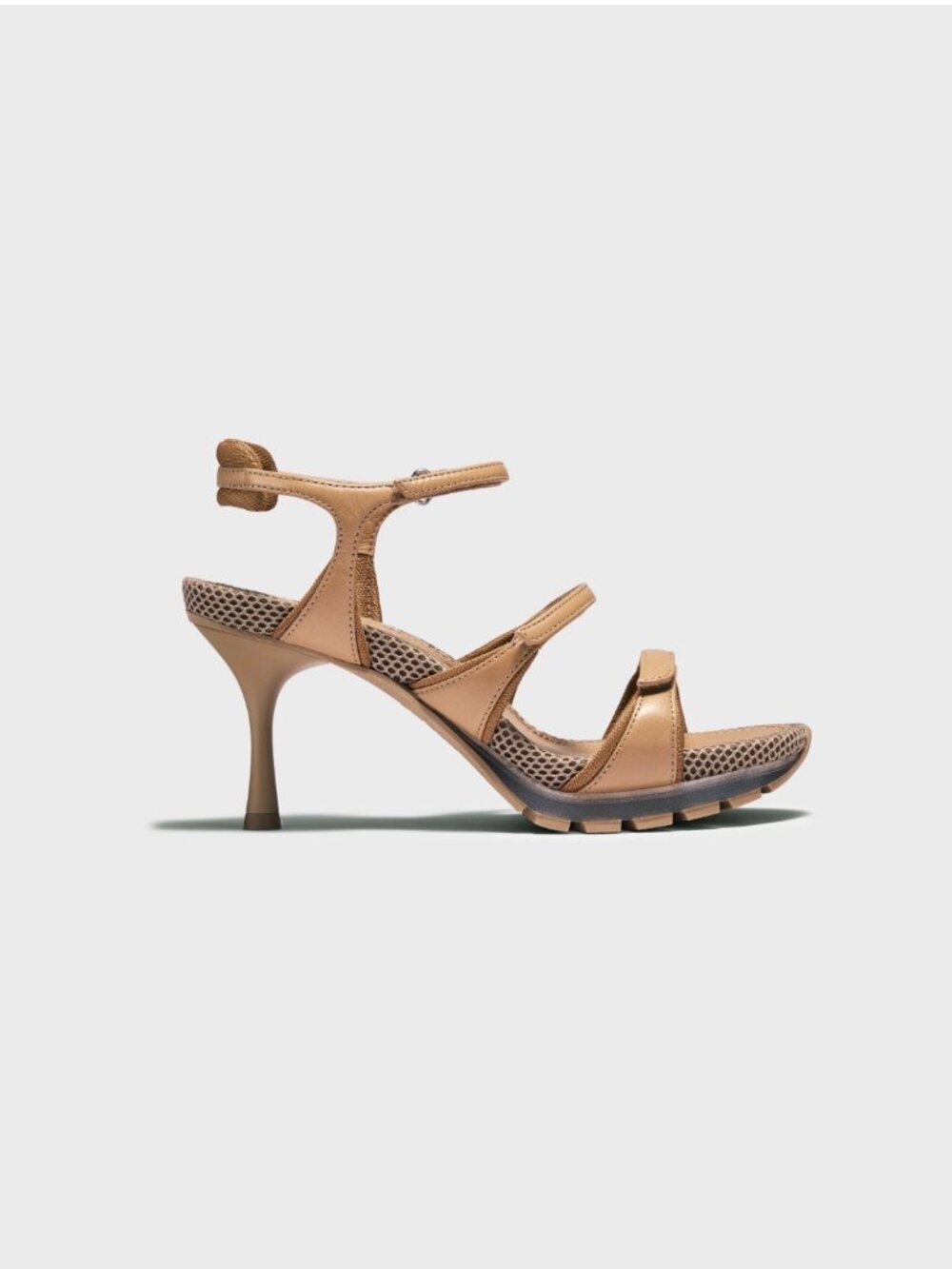 Sneex Charlie sandal size US 8/EU 38 in Dune (nude)